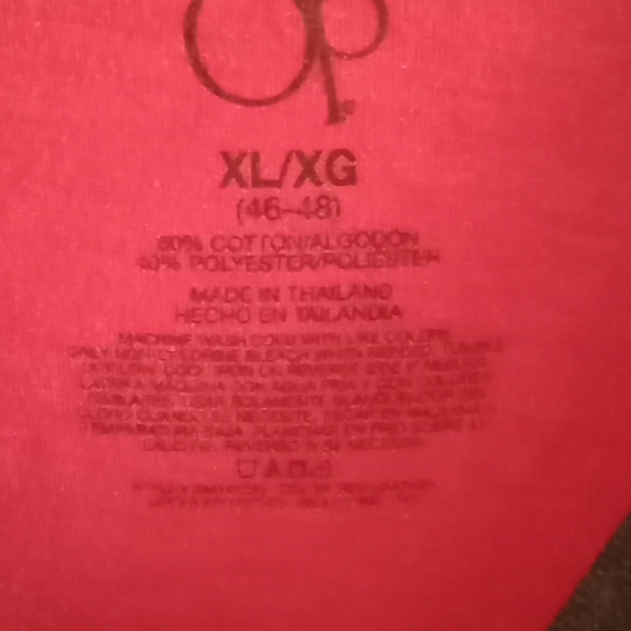 Red skull top 💀 - Picture 3 of 9